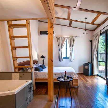 Gate Away B&B Units - המקום באל רום Exterior photo