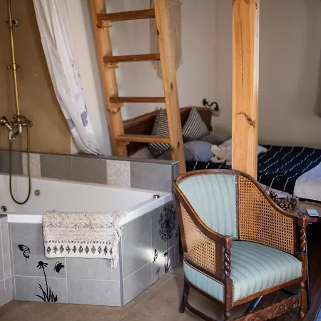 Gate Away B&B Units - המקום באל רום Exterior photo
